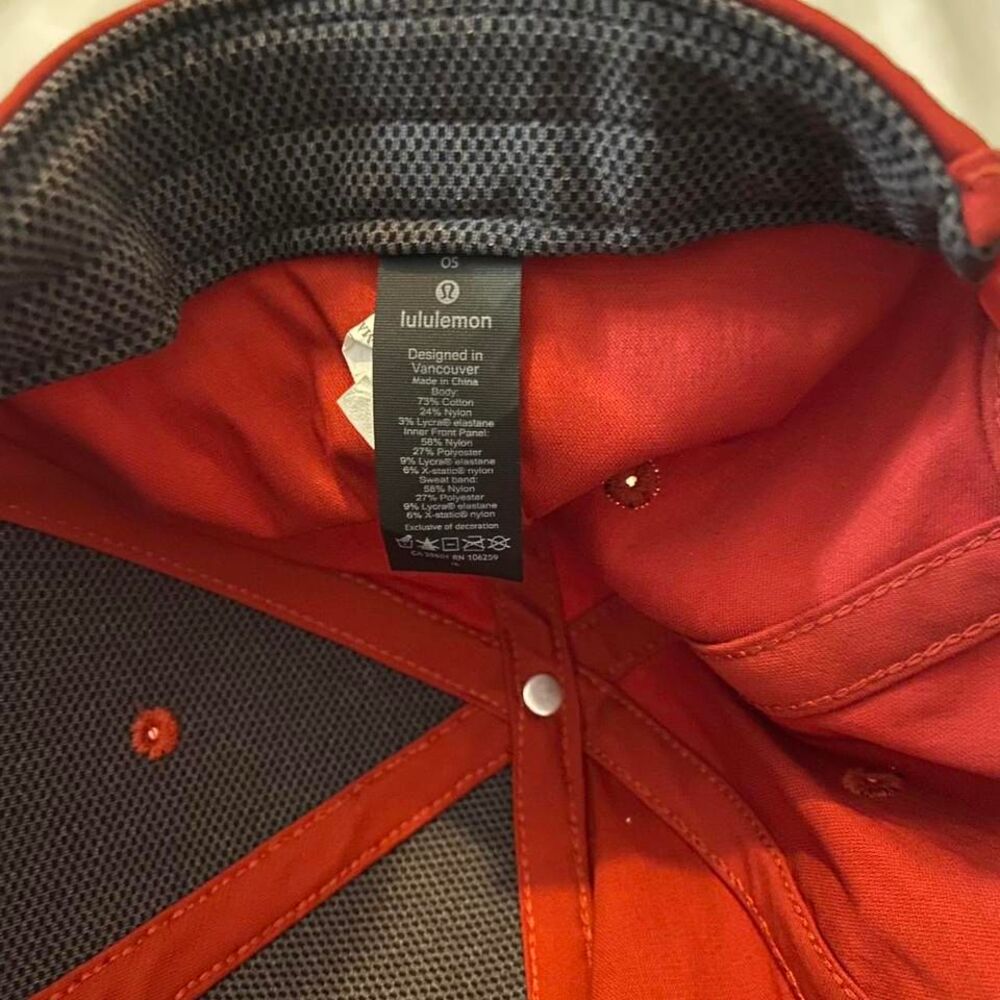 Red Lululemon snap back hat for men - Picture 4 of 4